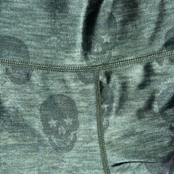 Terez Dark Green Skull Pattern Leggings - Picture 5 of 7